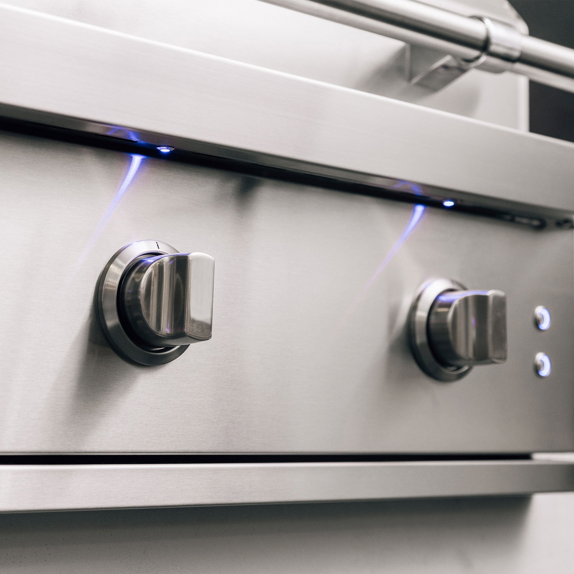 Atlas - 36" Gas Grill - by American Made Grills | Buy at Agent BBQ