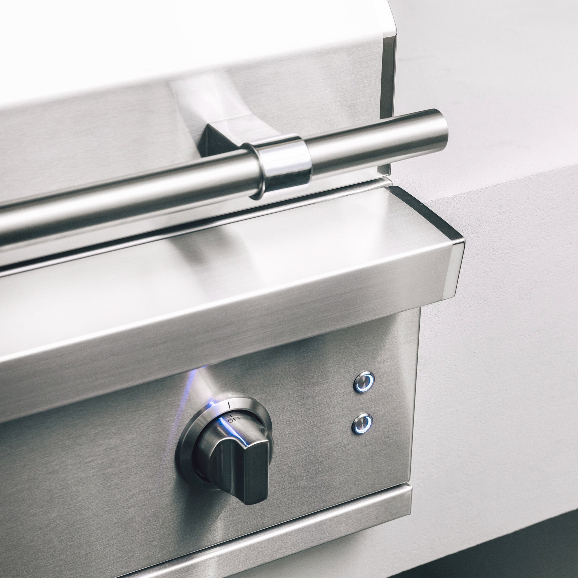 Atlas - 36" Gas Grill - by American Made Grills | Buy at Agent BBQ
