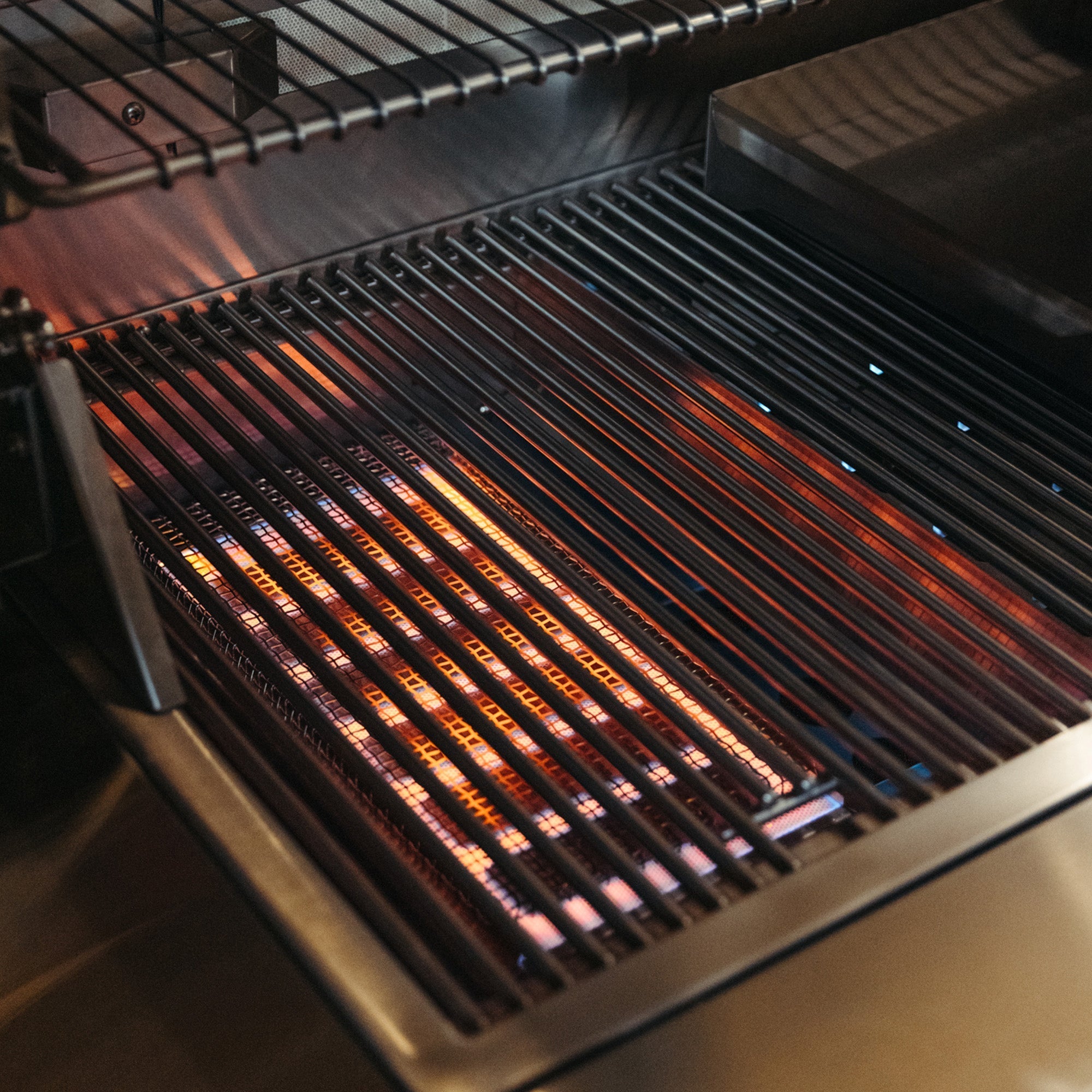 Estate - 30" Gas Grill - by American Made Grills | Buy at Agent BBQ