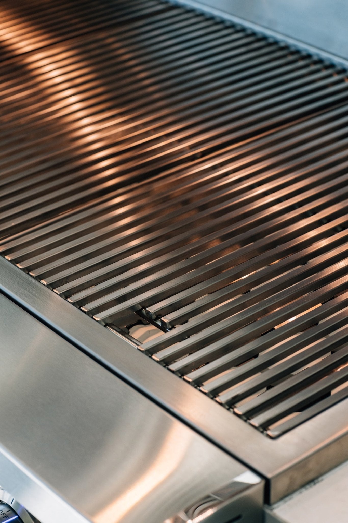 Estate - 30" Gas Grill - by American Made Grills | Buy at Agent BBQ