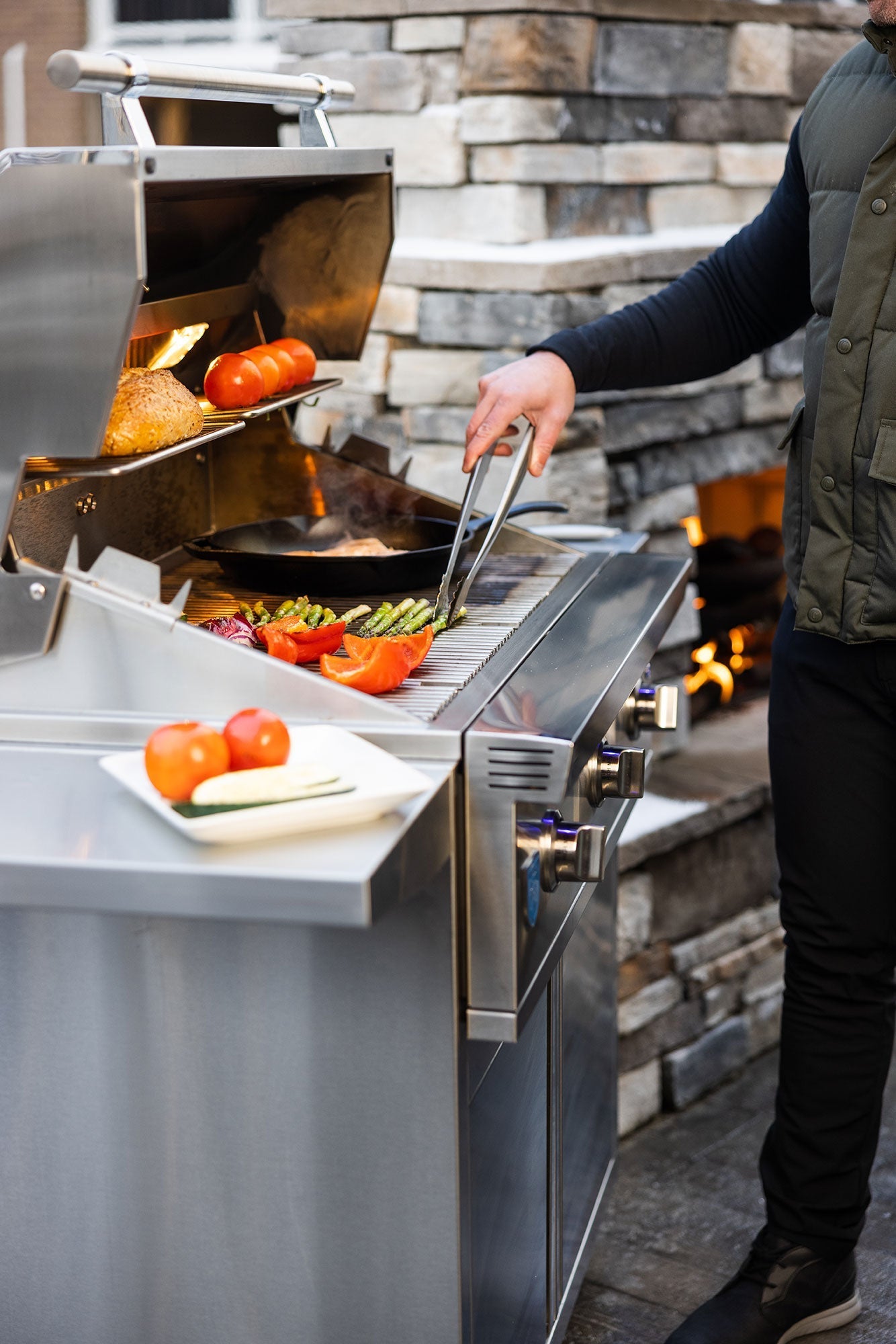 Freestanding Atlas - 36" Gas Grill - by American Made Grills | Buy at Agent BBQ