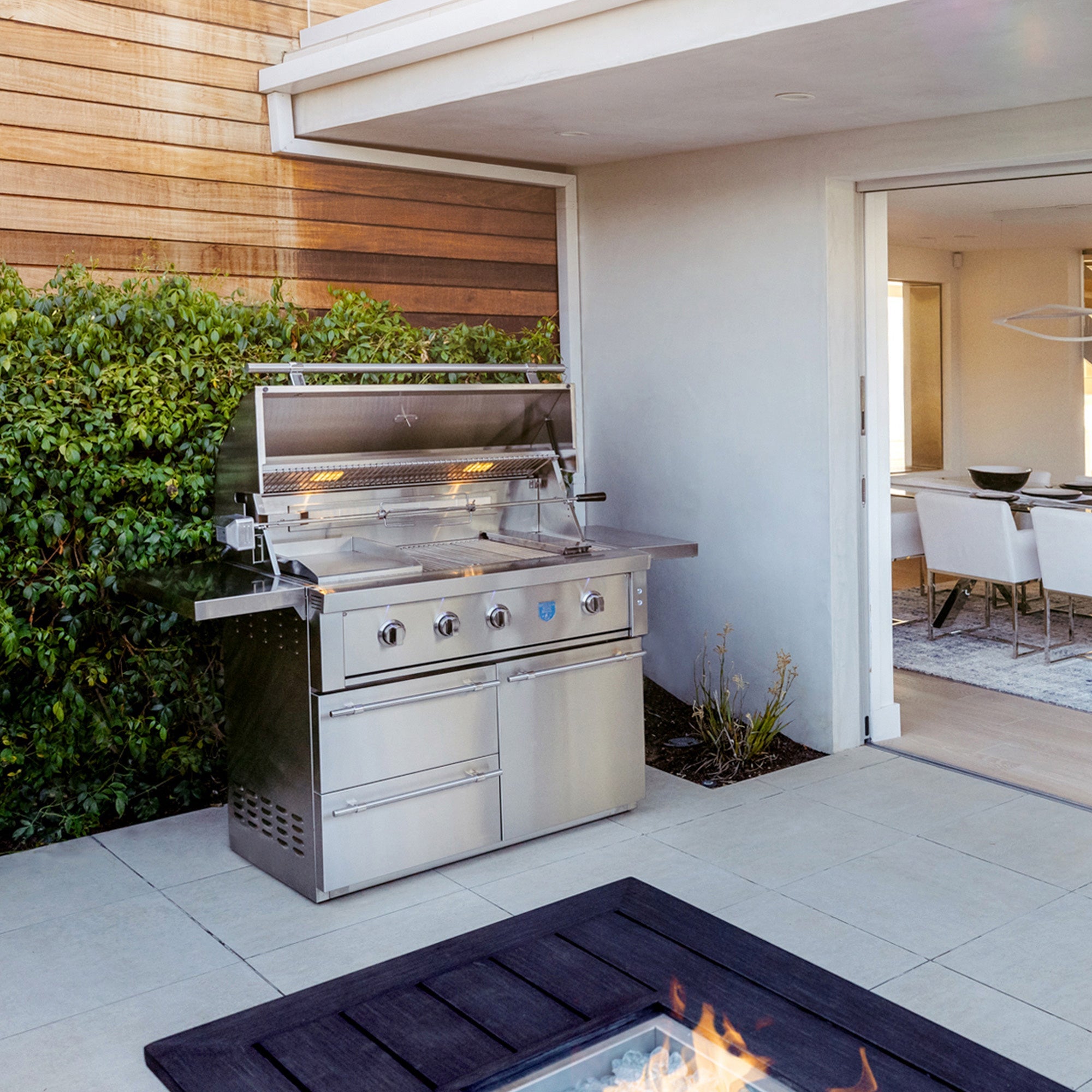 Freestanding Estate - 42" Gas Grill - by American Made Grills | Buy at Agent BBQ