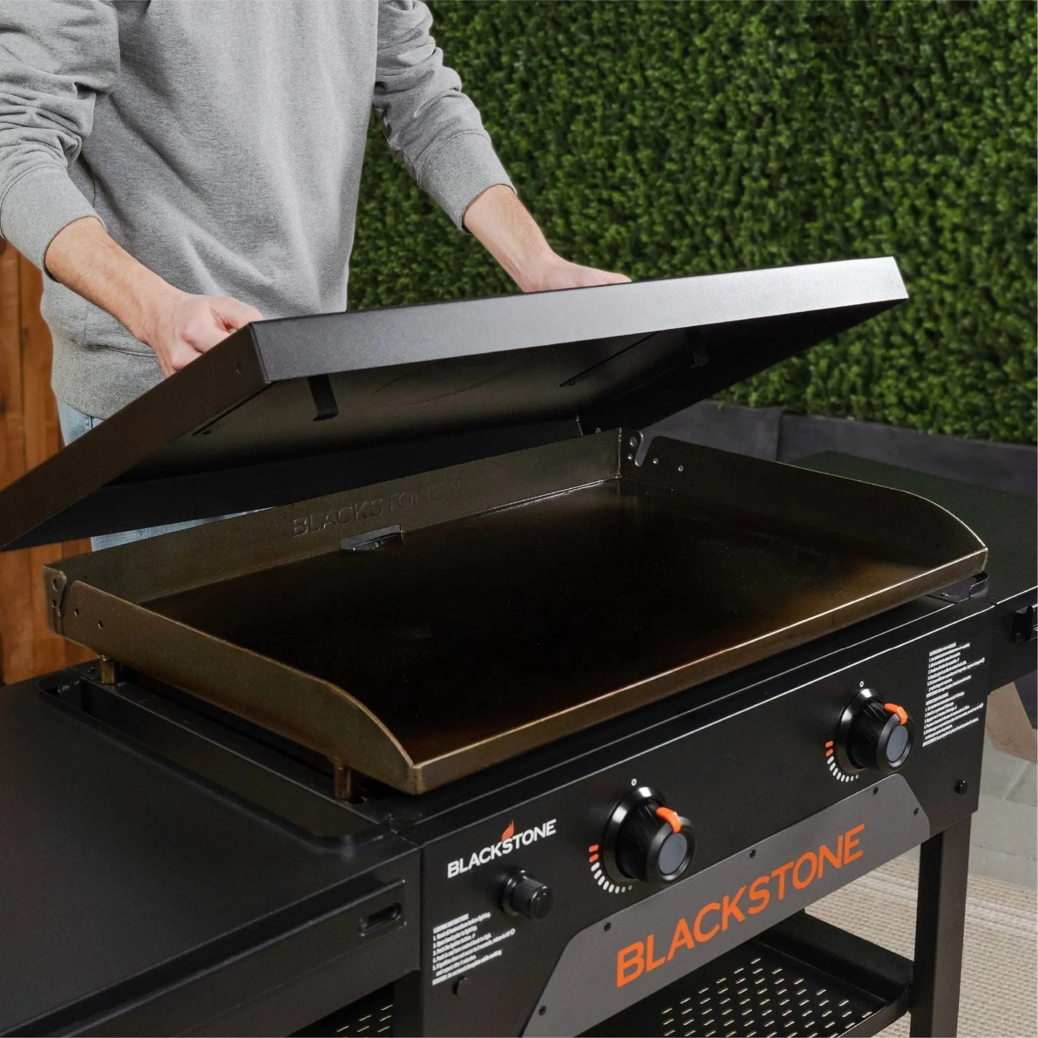 Blackstone 28" Griddle with Hard Cover - 2207 - 28" Griddle by Blackstone | Buy at Agent BBQ