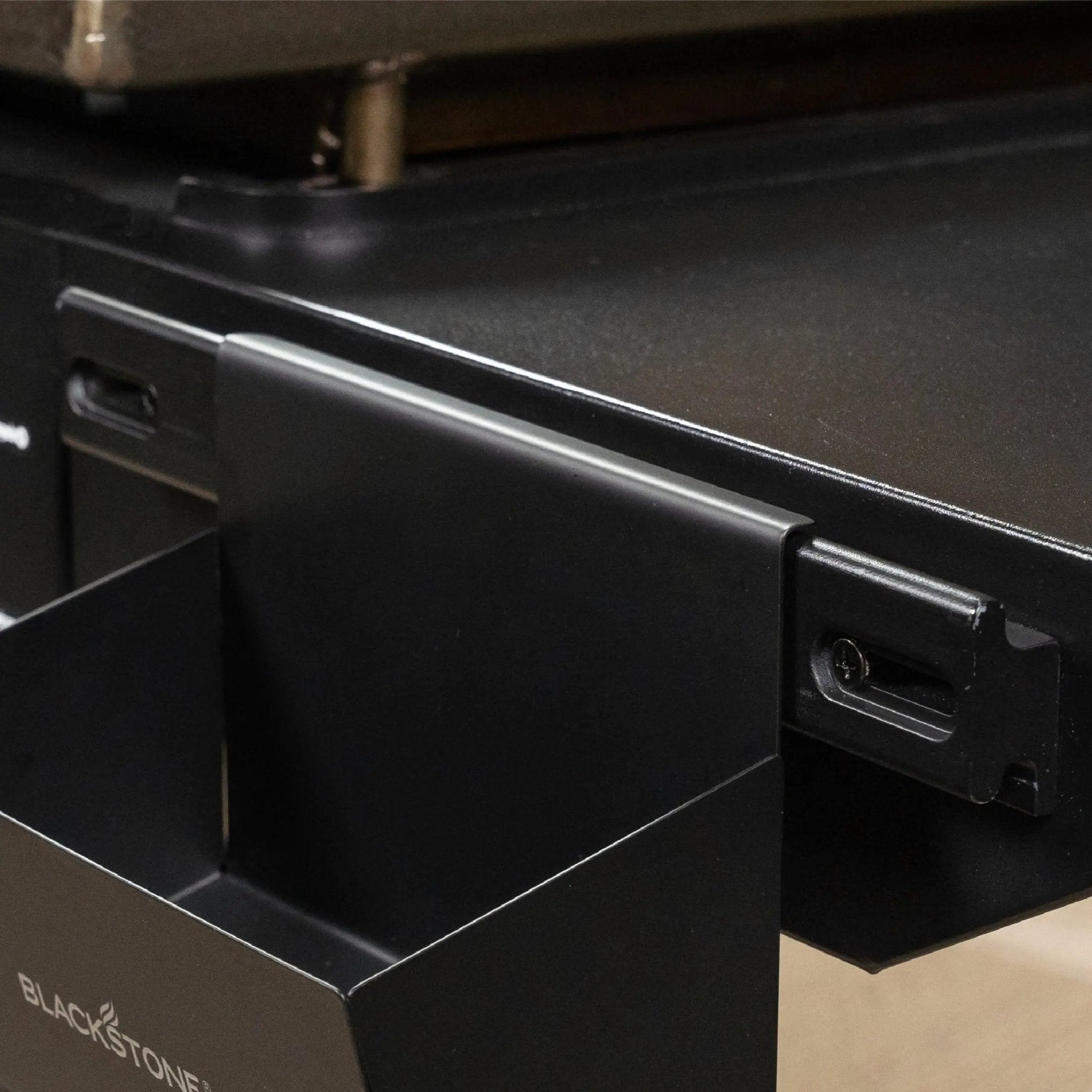 Blackstone 28" Griddle with Hard Cover - 2207 - 28" Griddle by Blackstone | Buy at Agent BBQ