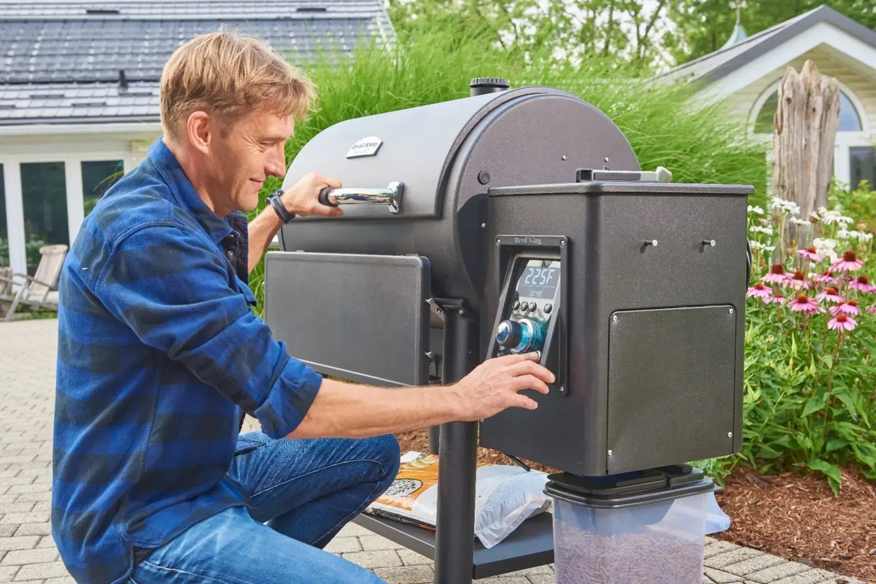 Broil King Regal Pellet 500 Pro Series 32 - Inch Pellet Grill - by Broil King | Buy at Agent BBQ