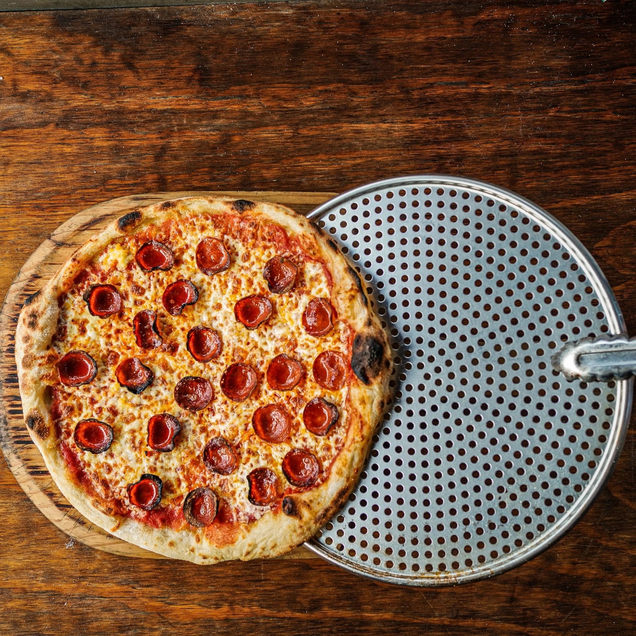 Keveri Pizza Pan Set of (3) - APIZ - by Keveri | Buy at Agent BBQ