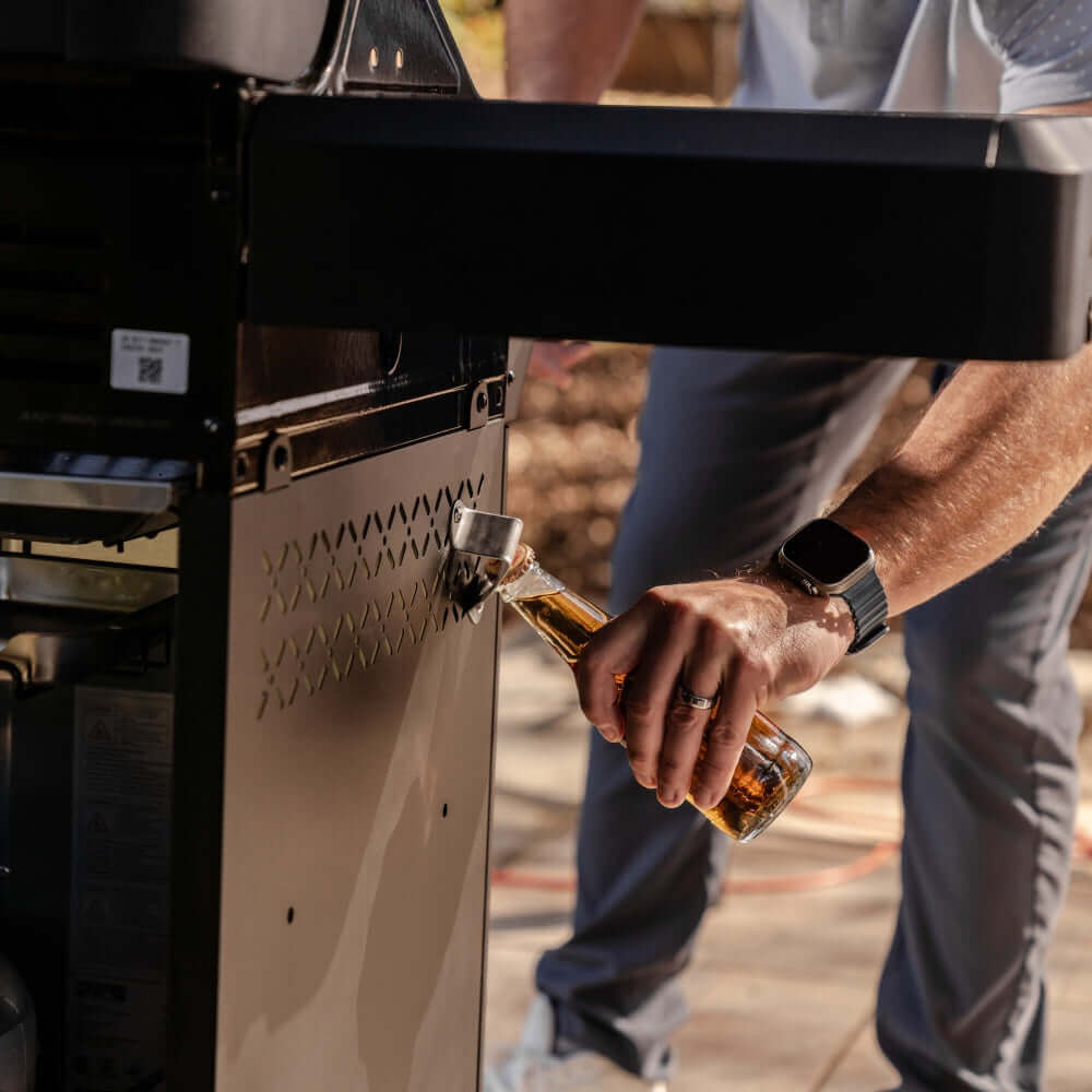 Monument Grills - Denali 425 - Black Smart Tech Propane Gas Grill - D425 - by Monument Grills | Buy at Agent BBQ