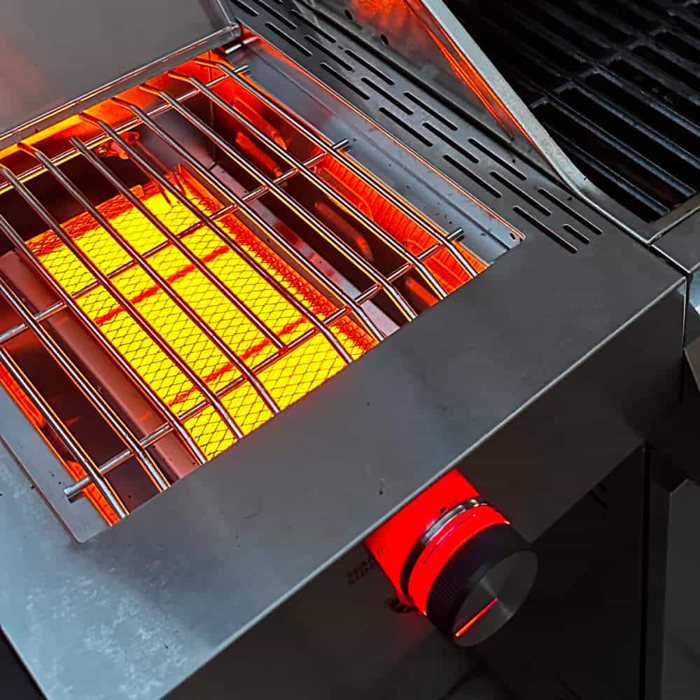 Monument Grills - Denali 605 Pro - Stainless Smart Propane Gas Grill - D605P - by Monument Grills | Buy at Agent BBQ