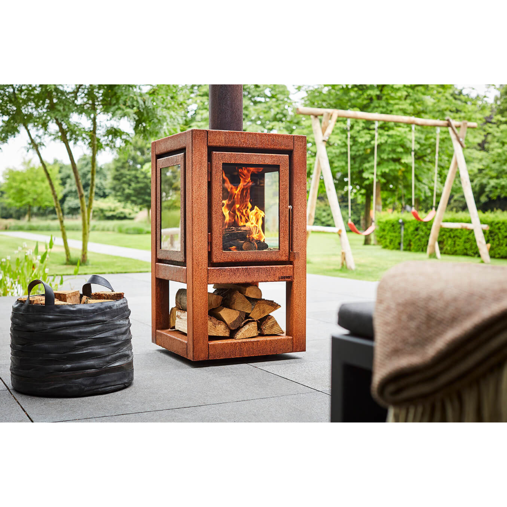 RB73 Quaruba XL MOBILE 4 - Sided Glass Warm Brown CorTen Steel Wood - Burning Outdoor Fireplace - by RB73 | Buy at Agent BBQ