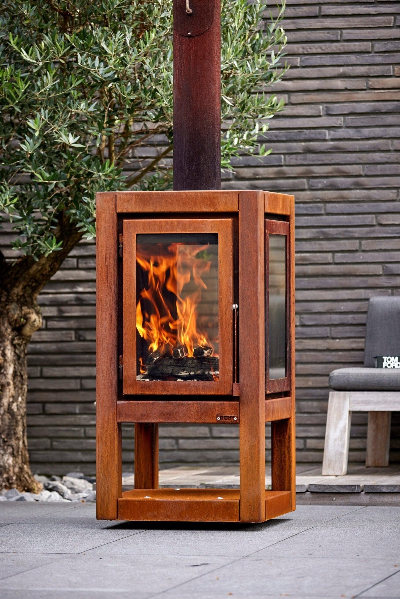 RB73 Quaruba XXL MOBILE 4 - Sided Glass Warm Brown CorTen Steel Wood - Burning Outdoor Fireplace - by RB73 | Buy at Agent BBQ