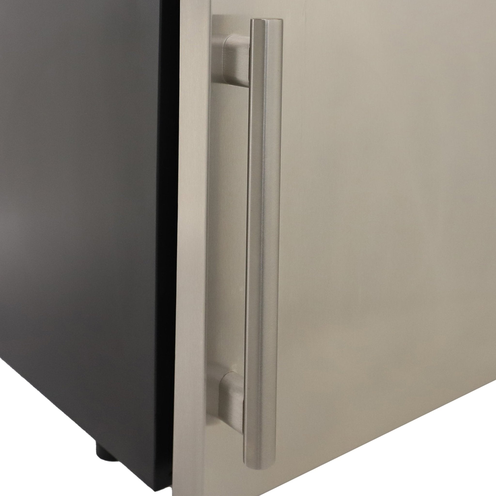 Sapphire Series 3 Premium Indoor/Outdoor Ice Maker - SCIMCTSS - Ice Maker by Sapphire | Buy at Agent BBQ
