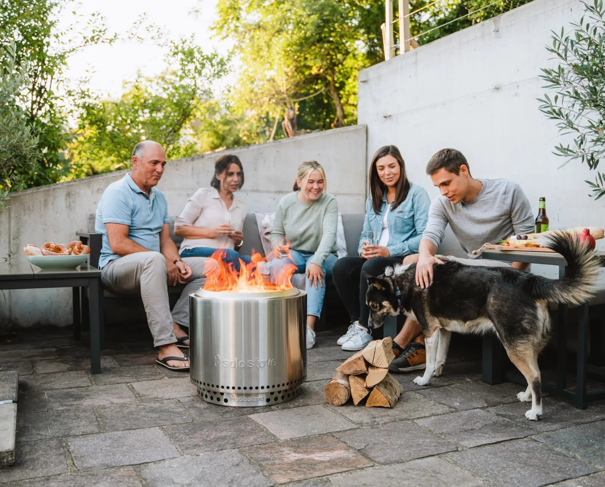 Solo Stove Bonfire + Stand Bundle 2.0 - Fire Pit by Solo Stove | Buy at Agent BBQ