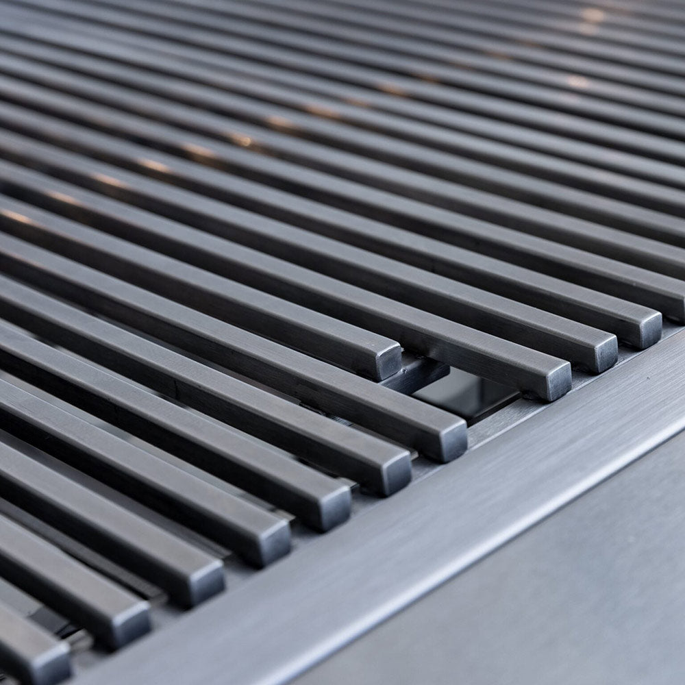 Summerset Sizzler Pro Series Freestanding Gas Grill, 32-Inch - Grill : Gas by Summerset | Buy at Agent BBQ